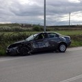 Auto incidentata abbandonata davanti al carcere di Trani