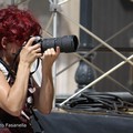 Castel dei Mondi: la band di Amy Winehouse in Piazza Duomo di giorno