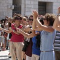 Castel dei Mondi: la band di Amy Winehouse in Piazza Duomo di giorno