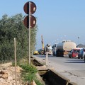 Camion fuori strada sull'Andria-Trani: traffico in tilt