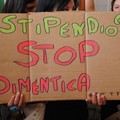 Sit-in di protesta dei lavoratori delle Cooperative Sociali a Palazzo di Città