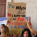 Sit-in di protesta dei lavoratori delle Cooperative Sociali a Palazzo di Città