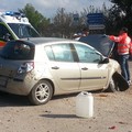 Via Vecchia Spinazzola: scontro tra due auto, tre feriti