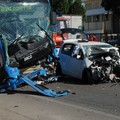 Due morti sulla SS 98 nei pressi di Corato: bus contro auto