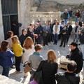 Tornano i visitatori nell'antica Chiesa di Santa Croce