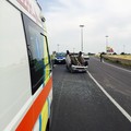 Auto ribaltata in tangenziale: donna ferita in modo lieve