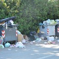 Rifiuti a Castel del Monte, weekend con olezzo e senza raccolta