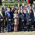 Unità Forze Armate, corona di alloro al Monumento dei Caduti