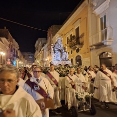 processione notturna per il trasferimento del simulacro della Madonna dei Miracoli