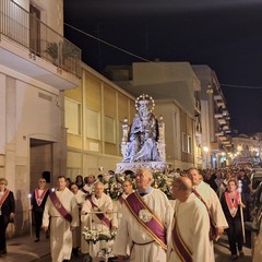 processione notturna per il trasferimento del simulacro della Madonna dei Miracoli