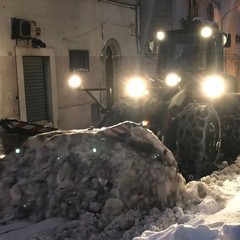 Militari della Pinerolo in azione sulla Murgia innevata