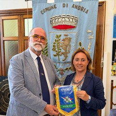 I Cavalieri dell'Ancri Bat incontrano la prima cittadina di Andria