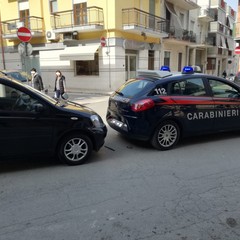 Inseguono ladri d'auto: incidente per una gazzella dei Carabinieri di Andria