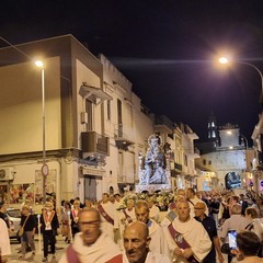 processione notturna per il trasferimento del simulacro della Madonna dei Miracoli