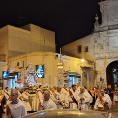 processione notturna per il trasferimento del simulacro della Madonna dei Miracoli