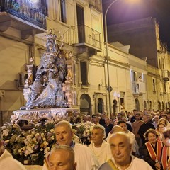 processione notturna per il trasferimento del simulacro della Madonna dei Miracoli