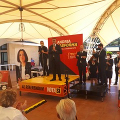 L'on. Di Maio accolto ad Andria dal lungo applauso del popolo pentastellato