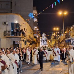 processione notturna per il trasferimento del simulacro della Madonna dei Miracoli