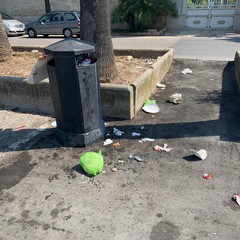 Degrado e sporcizia per piazza San Pio X