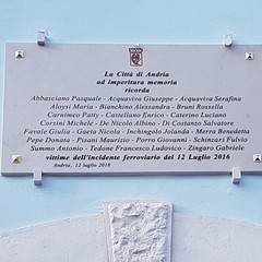 Scoperta  ad Andria una  lapide in memoria delle vittime della strage ferroviaria del 12 luglio 2016