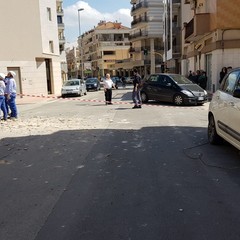 Cavi della luce divelti a causa di un camion in via Milite Ignoto