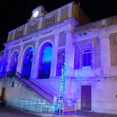 Illuminazione natalizia per Palazzo di Città e piazza Municipio