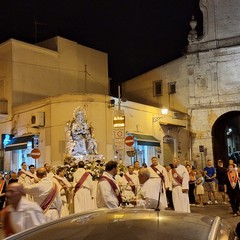 processione notturna per il trasferimento del simulacro della Madonna dei Miracoli