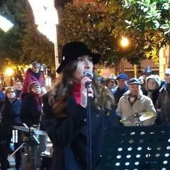 Musica natalizia e live band in viale Crispi