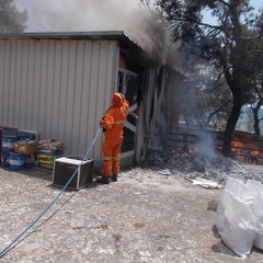 incendio villa e boschetto