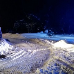 Militari della Pinerolo in azione sulla Murgia innevata