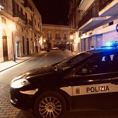 Un'Andria deserta e malinconica ascolta il discorso di Giuseppe Conte
