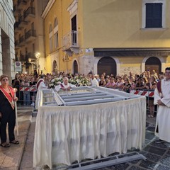 processione notturna per il trasferimento del simulacro della Madonna dei Miracoli