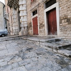 Intervento di ripulitura per piazza Duomo da parte della Sangalli