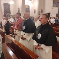 Cerimonia della vestizione di tre nuovi soci della Pia Associazione Crociferi