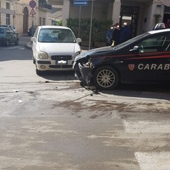 Inseguono ladri d'auto: incidente per una gazzella dei Carabinieri di Andria