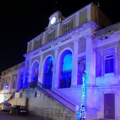 Illuminazione natalizia per Palazzo di Città e piazza Municipio