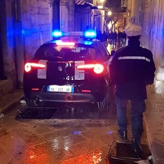 Lancio di petardi contro la Polizia locale