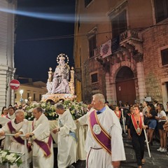 processione notturna per il trasferimento del simulacro della Madonna dei Miracoli