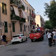 Piovono calcinacci da due balconi di via Bruno Buozzi
