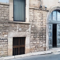 Nuovi cumuli di rifiuti in centro città