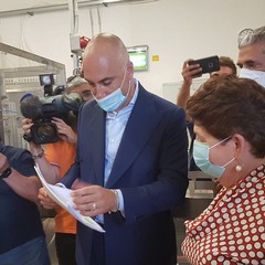 Ministro dell’Agricoltura Bellanova in visita ad Andria al Frantoio Muraglia