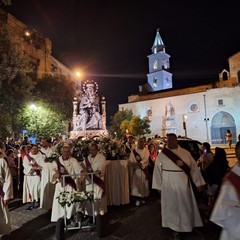 processione notturna per il trasferimento del simulacro della Madonna dei Miracoli