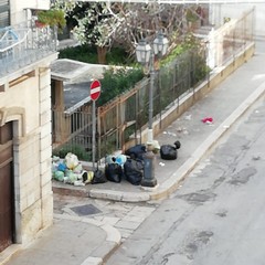 degrado e sporcizia in via Eritrea