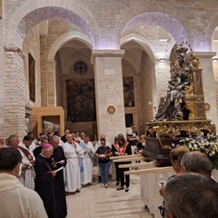 processione notturna per il trasferimento del simulacro della Madonna dei Miracoli