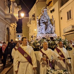 processione notturna per il trasferimento del simulacro della Madonna dei Miracoli