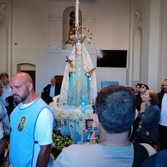 Folla di fedeli alla processione della Madonna dell'Altomare