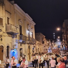 processione notturna per il trasferimento del simulacro della Madonna dei Miracoli