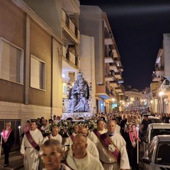 processione notturna per il trasferimento del simulacro della Madonna dei Miracoli