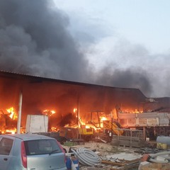 Incendio su via Trani: riaperta solo alle ore 20 la strada tangenziale