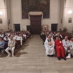 Cerimonia della vestizione di tre nuovi soci della Pia Associazione Crociferi